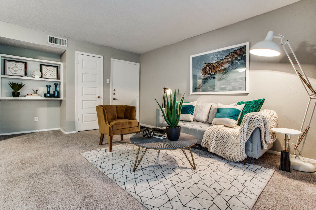 Arlington, Texas Luxury Apartments LIV on the Green