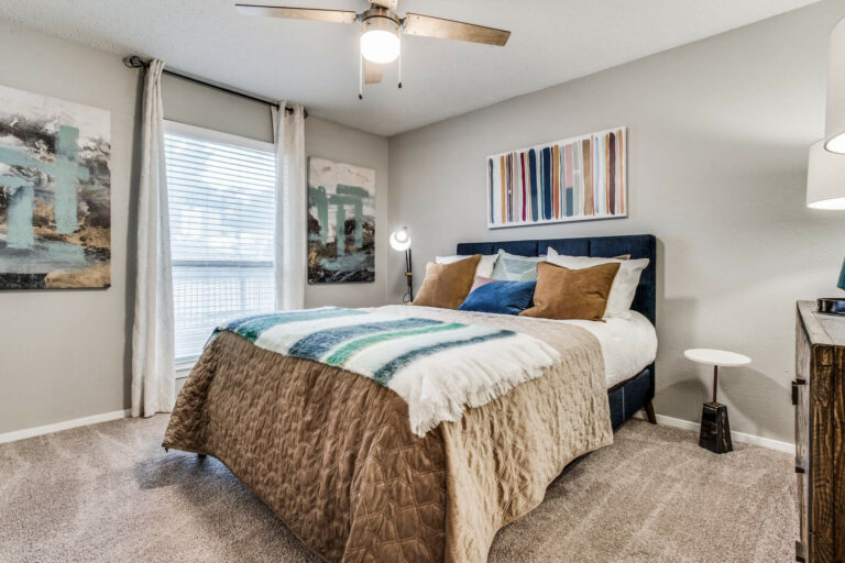 Arlington, Texas Luxury Apartments LIV on the Green